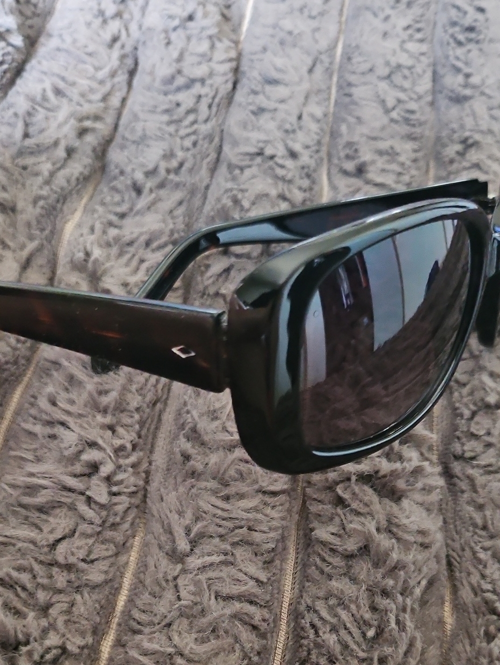 FOSSIL  VINTAGE. thick-frame rectangle Designer sunglasses. - Picture 4 of 8